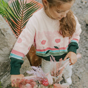 Chandail de maille à manches longues vert, crème et corail à motif jacquard floral, enfant || Long sleeves knitted sweater in green, cream and coral floral jacquard pattern, child