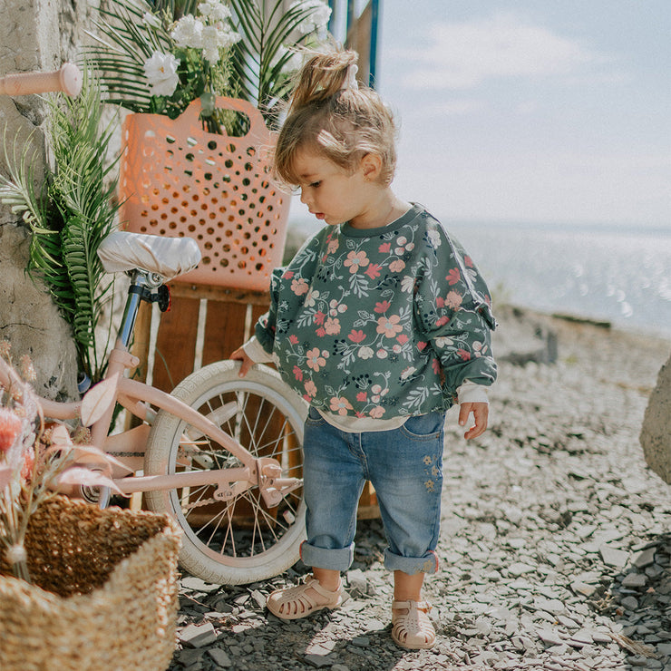 Chandail ample manches longues vert fleuri, bébé || Green long sleeves loose fit sweater with floral print, baby