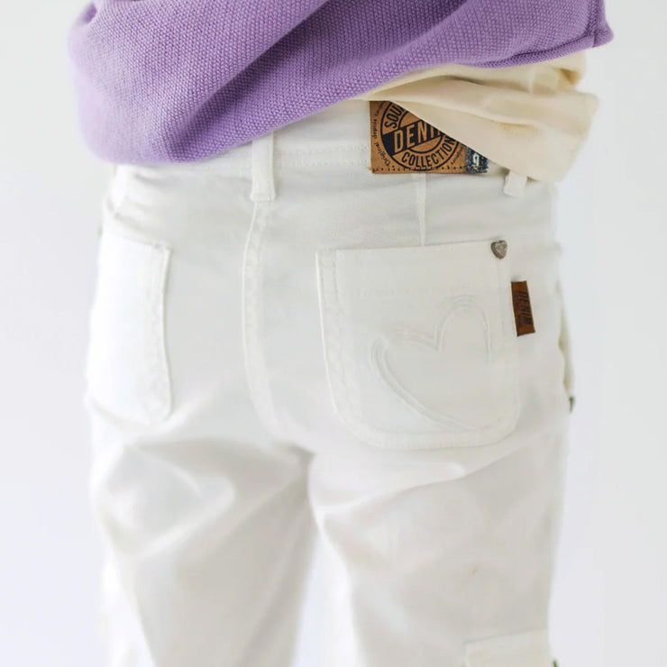 Look de dos du jean crème à poches cargo, enfant