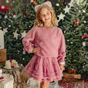 Photo d'un enfant portant le serre-tête à oreilles de chat, enfant