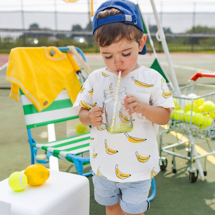 Look du t-shirt crème à motifs de bananes, bébé
