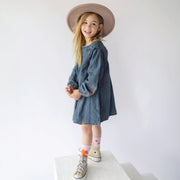 Robe coupe régulière/évasée à manches longues avec effet plissé en denim léger, bleu foncé, enfant