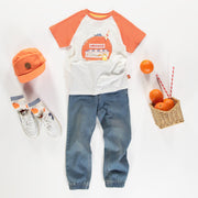 T-shirt à manches courtes crème et orange avec illustration, enfant || Cream and orange short sleeves t-shirt with print, child