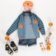 T-shirt à manches courtes bleu avec poche en coton, enfant || Blue short sleeves t-shirt with pocket in cotton, child