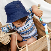 Chapeau de soleil marine réversible à motif de voiliers, bébé || Navy reversible bucket hat with sailboat print, baby