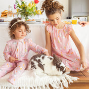 Pyjama une-pièce rose à motif de poules et de lapins, bébé || Pink one-piece pajama with bunnies and chickens print, baby, baby