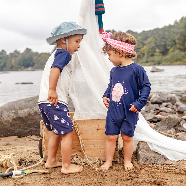 Maillot de bain une-pièce marine avec une illustration d’écrevisse, bébé || Navy one-piece swimsuit with crayfish illustration, baby