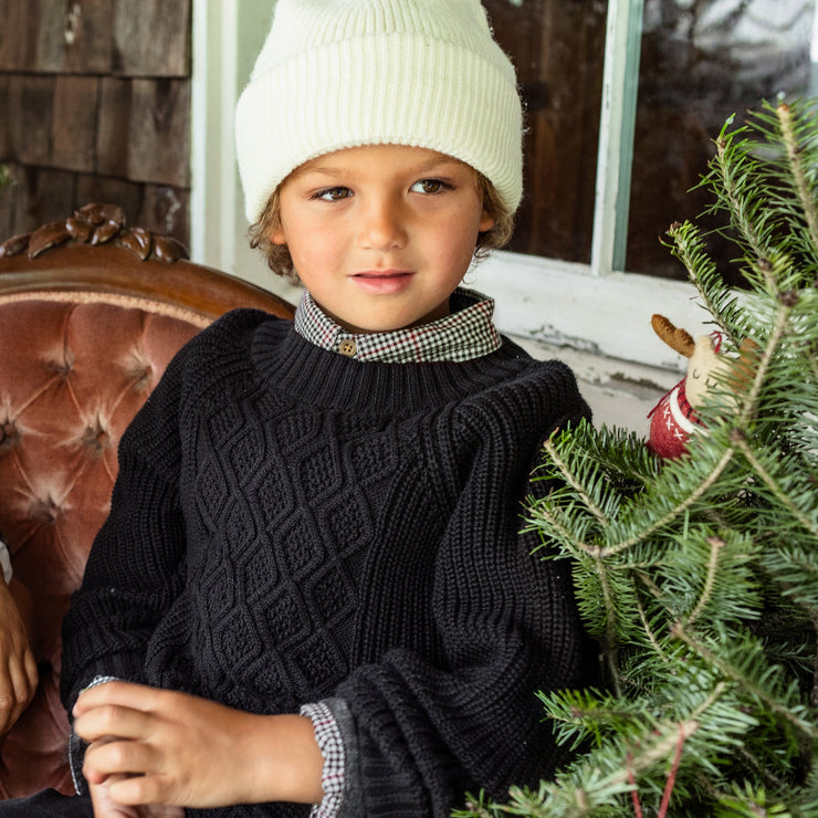 Chandail en tricot noir au motif tressé, enfant || Black knitted sweater with braided pattern, child