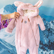 Une pièce rose en peluche synthétique, naissance