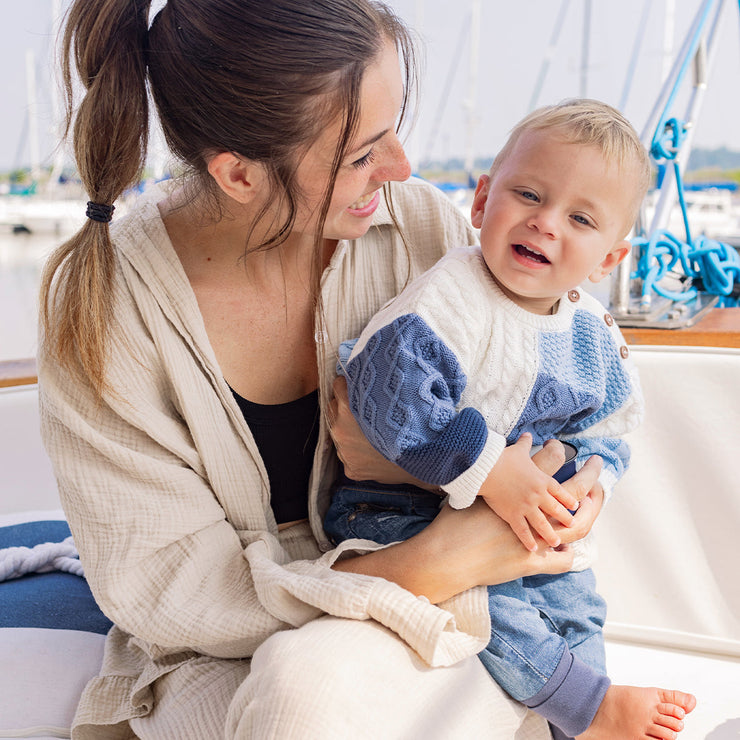 Chandail de tricot crème et bleu effet patchwork, naissance