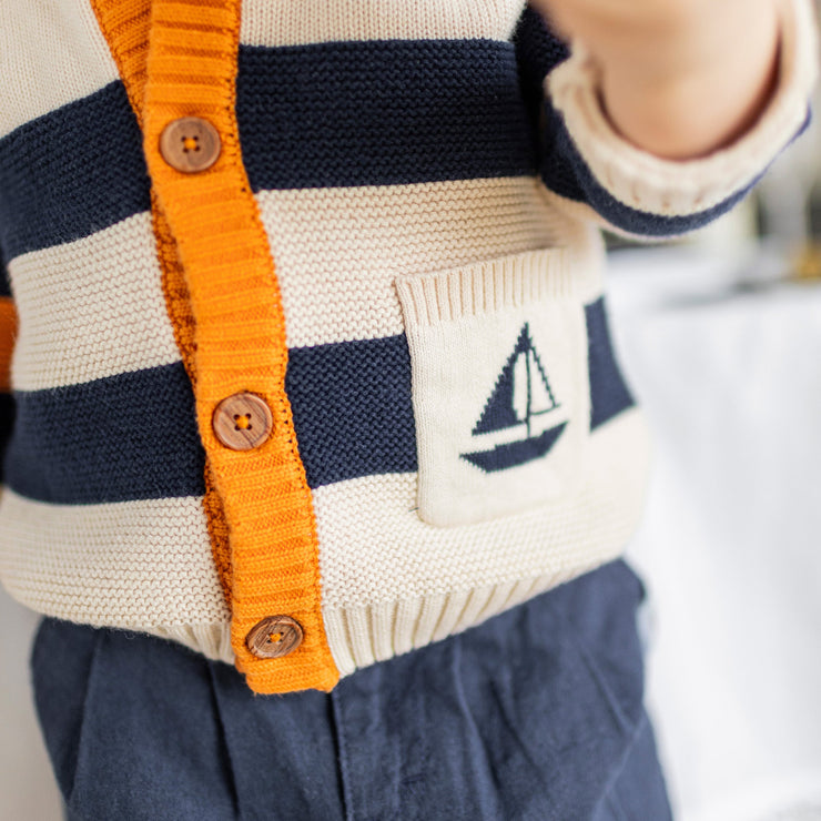 Veste de maille côtelée à rayures marine et crème, bébé || Navy and cream striped ribbed vest, baby