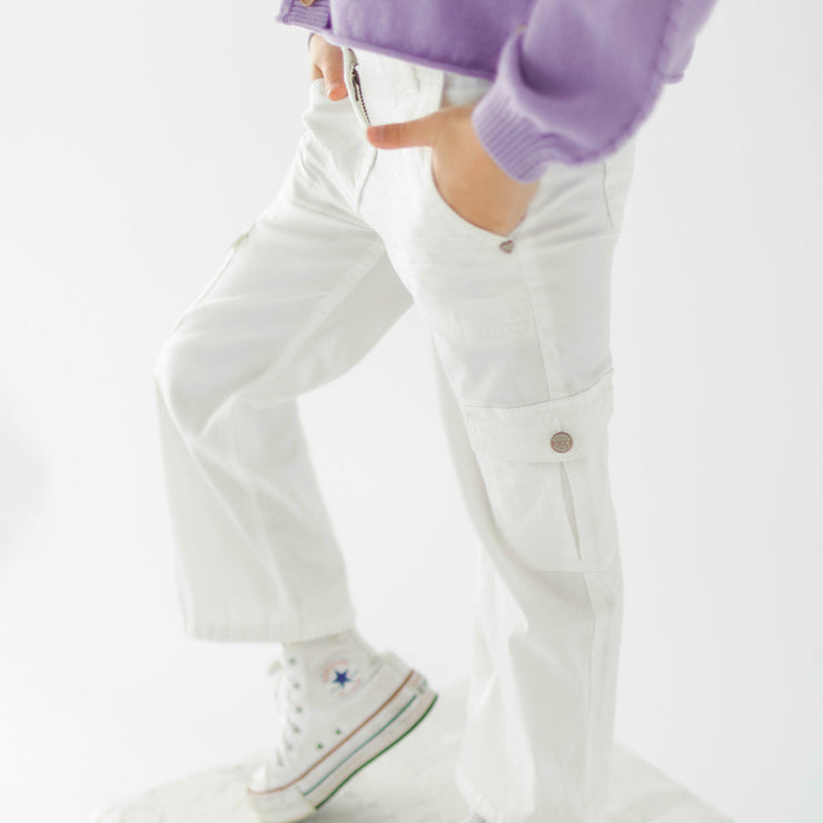 Look du jean crème à poches cargo, enfant