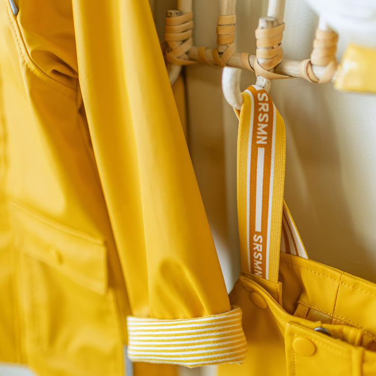 Manteau à capuchon imperméable jaune en polyuréthane, bébé || Yellow waterproof hooded coat in polyurethane, baby