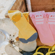 Chaussettes roses avec illustration d’écrevisses aimables, bébé
