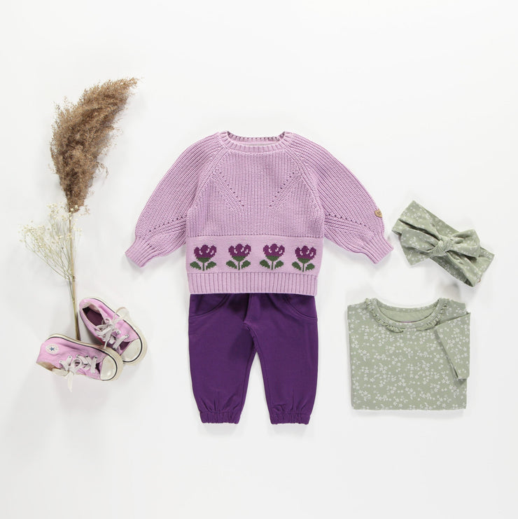 Chandail en tricot lilas avec motif dans la maille et jacquard de tulipes, bébé || Lilac knitted sweater with pattern in knit and tulip jacquard, baby
