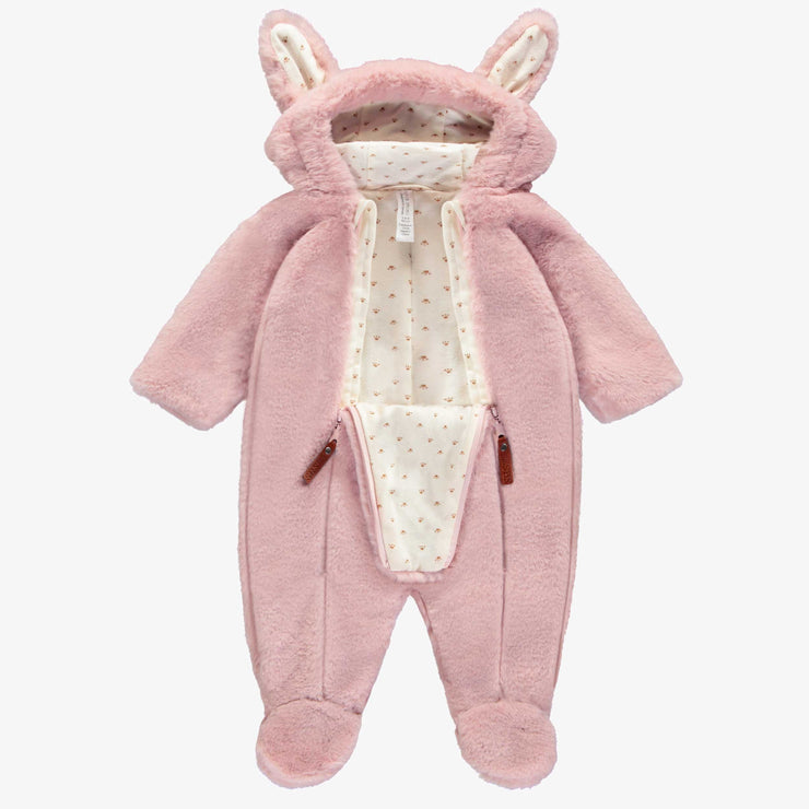 Une pièce rose en peluche synthétique, naissance