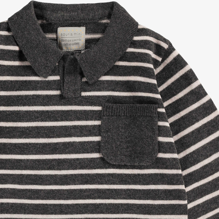 Zoom détails du polo gris en tricot avec rayures, bébé