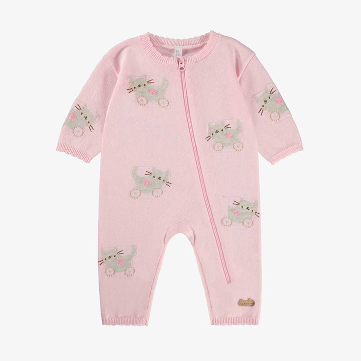 Une pièce rose en tricot avec motifs, naissance