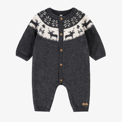 Une pièce gris en tricot avec motifs jacquard, naissance