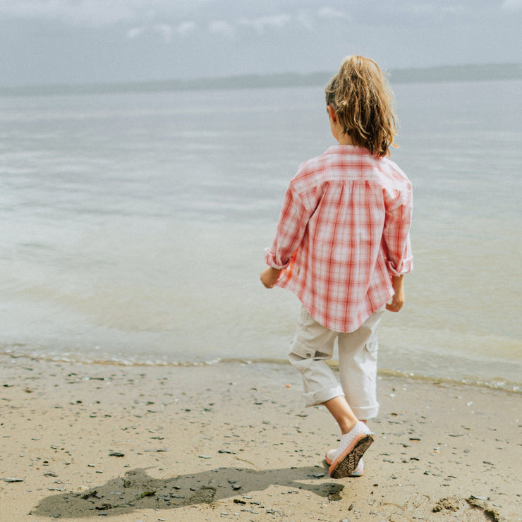 Chemise rose et crème à carreaux en sergé brossé, enfant || Pink and cream plaid shirt in brushed twill, child