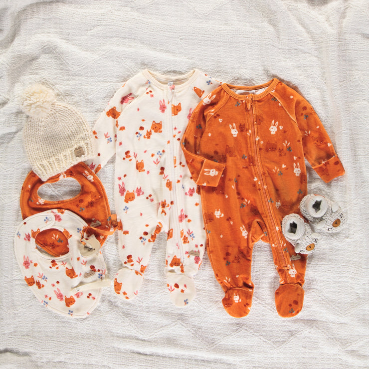 Pyjama une pièce abricot au motifs de renards en velours, naissance