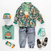 Veste de polar verte à motif représentant la nature avec col montant, enfant || Green polar fleece vest with nature pattern with high collar, child