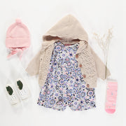 Une-pièce coupe ample blanc avec motif floral en viscose, bébé  || Loose fit white one piece with floral print in viscose, baby 