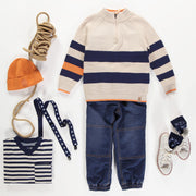 T-shirt à manches courtes de coupe décontractée blanc et marin à rayures, enfant || White and navy short sleeves relaxed fit T-shirt with stripes, child