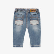Pantalon coupe ajustée en denim léger extensible, bleu moyen, bébé || Slim fit pants in light and stretch denim, baby