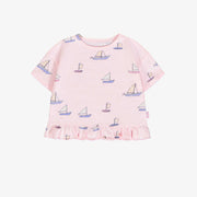 T shirt à manches courtes de coupe décontractée rose à motif de voiliers, bébé || Pink short sleeves relaxed fit t-shirt with sailboat print, baby