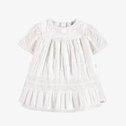 Robe évasée à manches courtes crème avec bloomer assorti en voile de coton brodé, bébé || Cream short sleeves flared dress with matching bloomer in embroidered cotton veil, baby