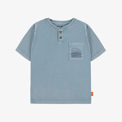 T-shirt à manches courtes bleu avec poche en coton, enfant || Blue short sleeves t-shirt with pocket in cotton, child