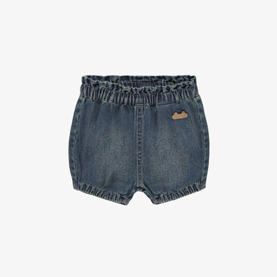 Short coupe ample en denim léger bleu moyen, naissance || Loose fit medium blue light denim shorts, newborn