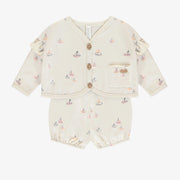 Ensemble deux-pièces veste et short crème avec motif de voiliers en coton biologique, naissance