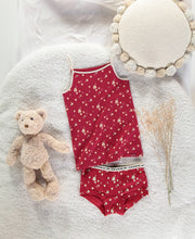 Culotte garçonne rouge à motif de cœurs crème en jersey extensible, enfant || Red boycut panties with cream hearts print in stretch jersey, child