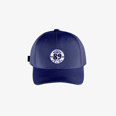 Casquette bleue à visière arrondie, bébé || Blue cap with embroidery and rounded peak, baby