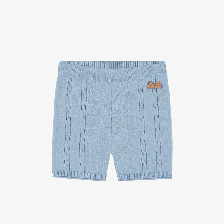 Short bleu pâle en tricot, naissance