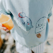 Chandail manches longues de coupe décontractée bleu avec illustration, bébé || Blue long sleeve sweater with illustration, baby