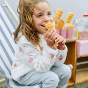 Chandail à capuchon matelassé crème à motif de crèmes glacées, enfant || Cream quilted hoodie with ice cream print, child