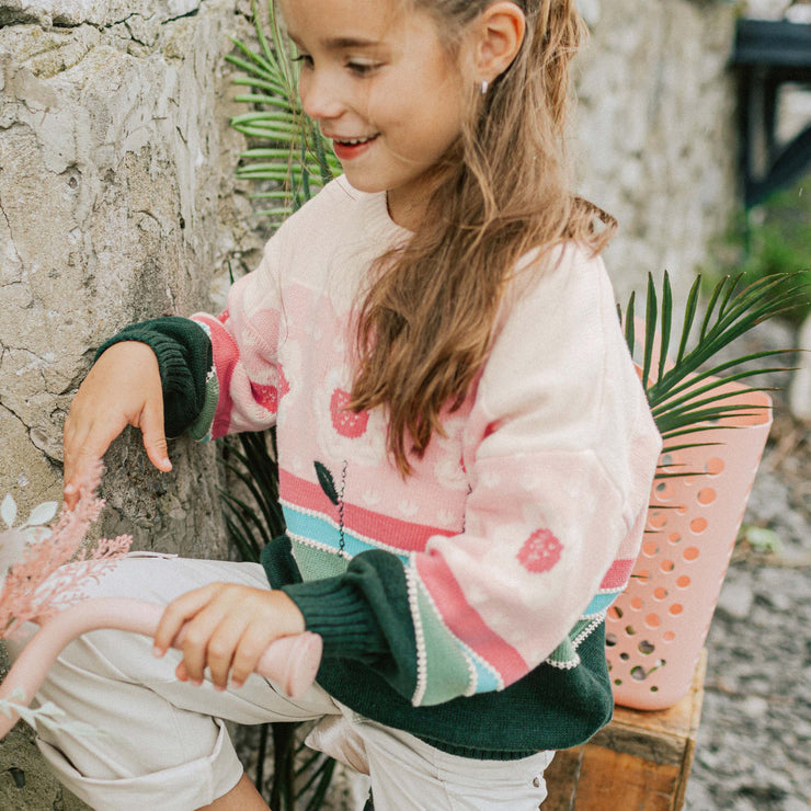 Chandail de maille à manches longues vert, crème et corail à motif jacquard floral, enfant || Long sleeves knitted sweater in green, cream and coral floral jacquard pattern, child